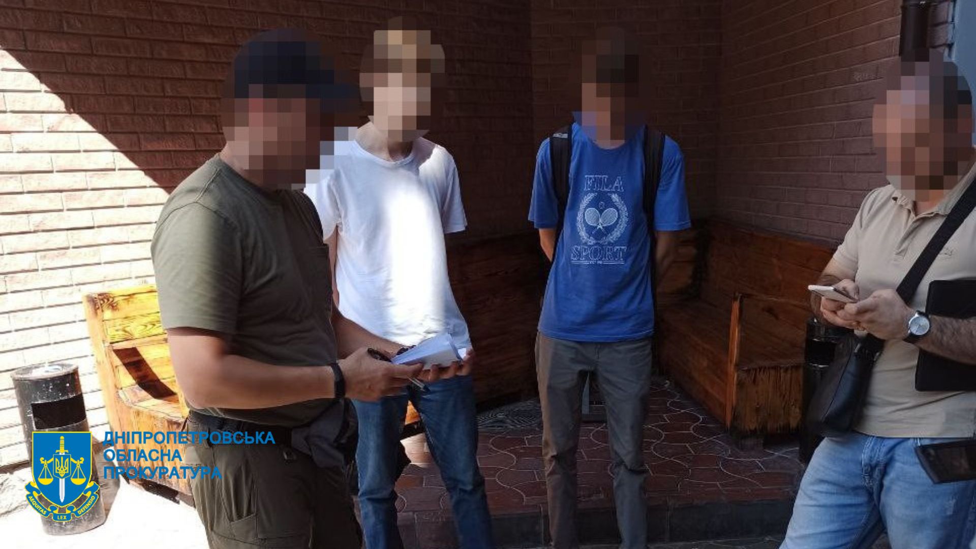 У Дніпрі власник пунктів обміну валют і його спільники привласнили 800 тисяч доларів -