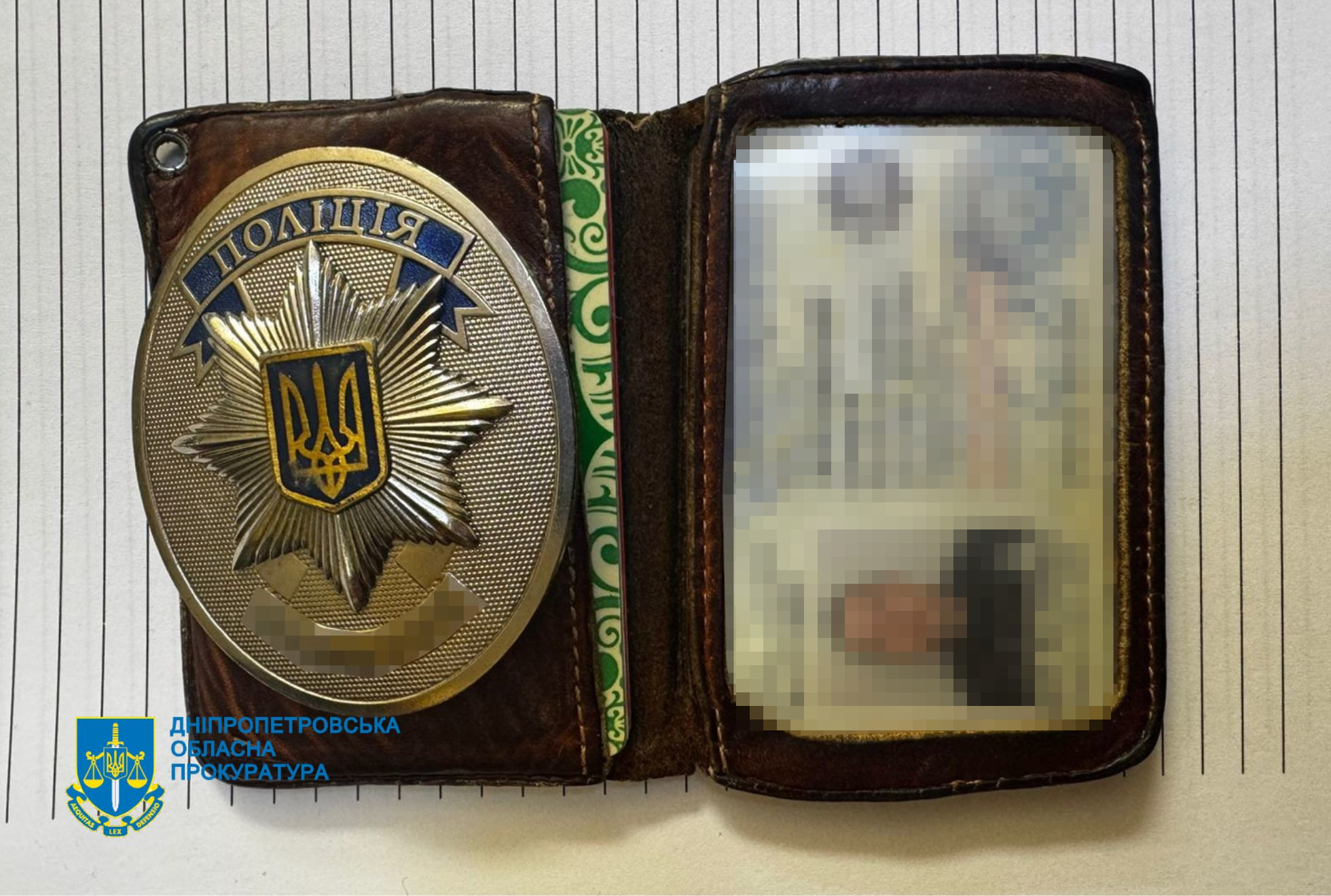 В Днепре полицейский требовал взятку за открытие дела о домашнем насилии фото